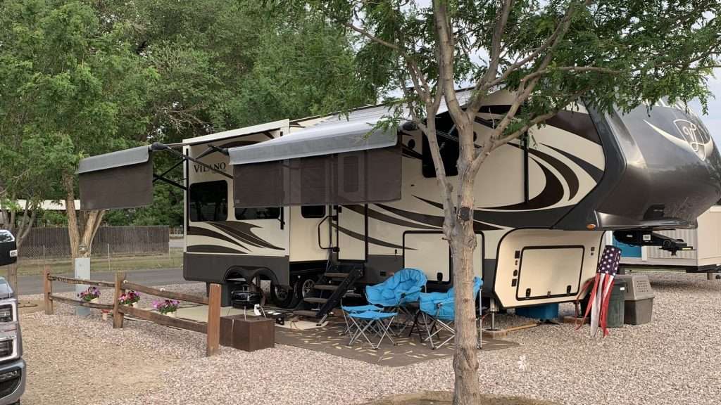 Silver Sage RV Park - wide sites accommodate pullouts